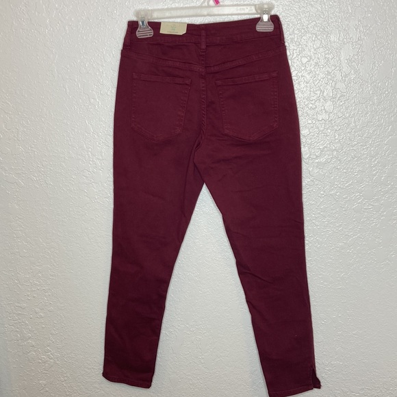 Brand new Maurices maroon High-rise cropped jeans - Picture 2 of 7